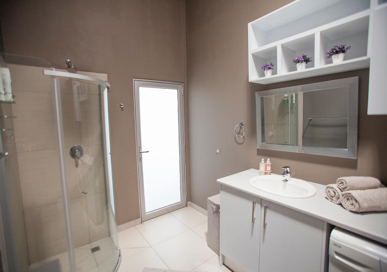 Rnb'S Studio Apartment วินด์ฮุก ภายนอก รูปภาพ