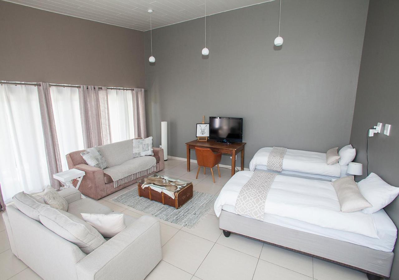 Rnb'S Studio Apartment วินด์ฮุก ภายนอก รูปภาพ